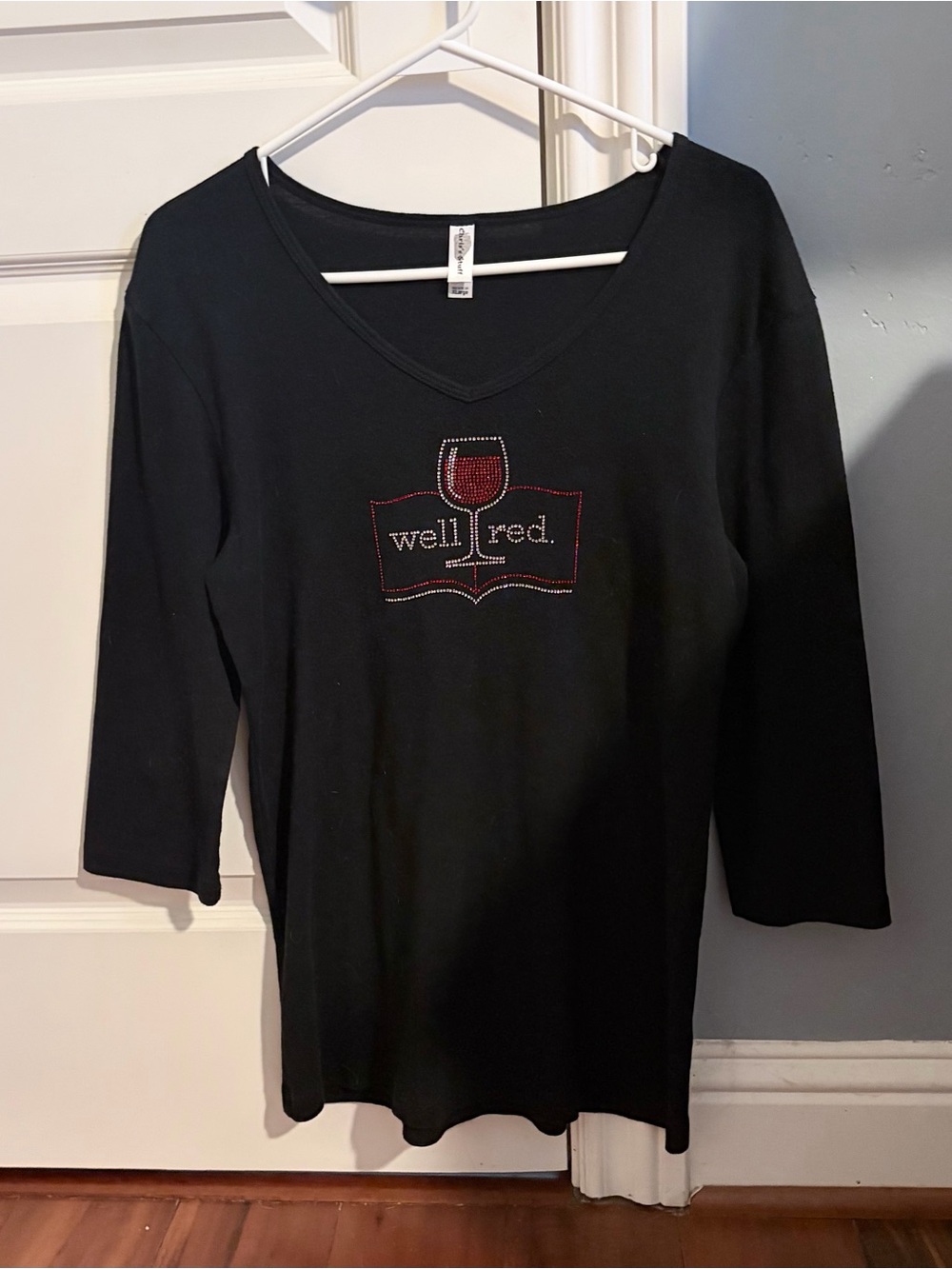 Women's Black V-Neck 3/4 Sleeve Tee